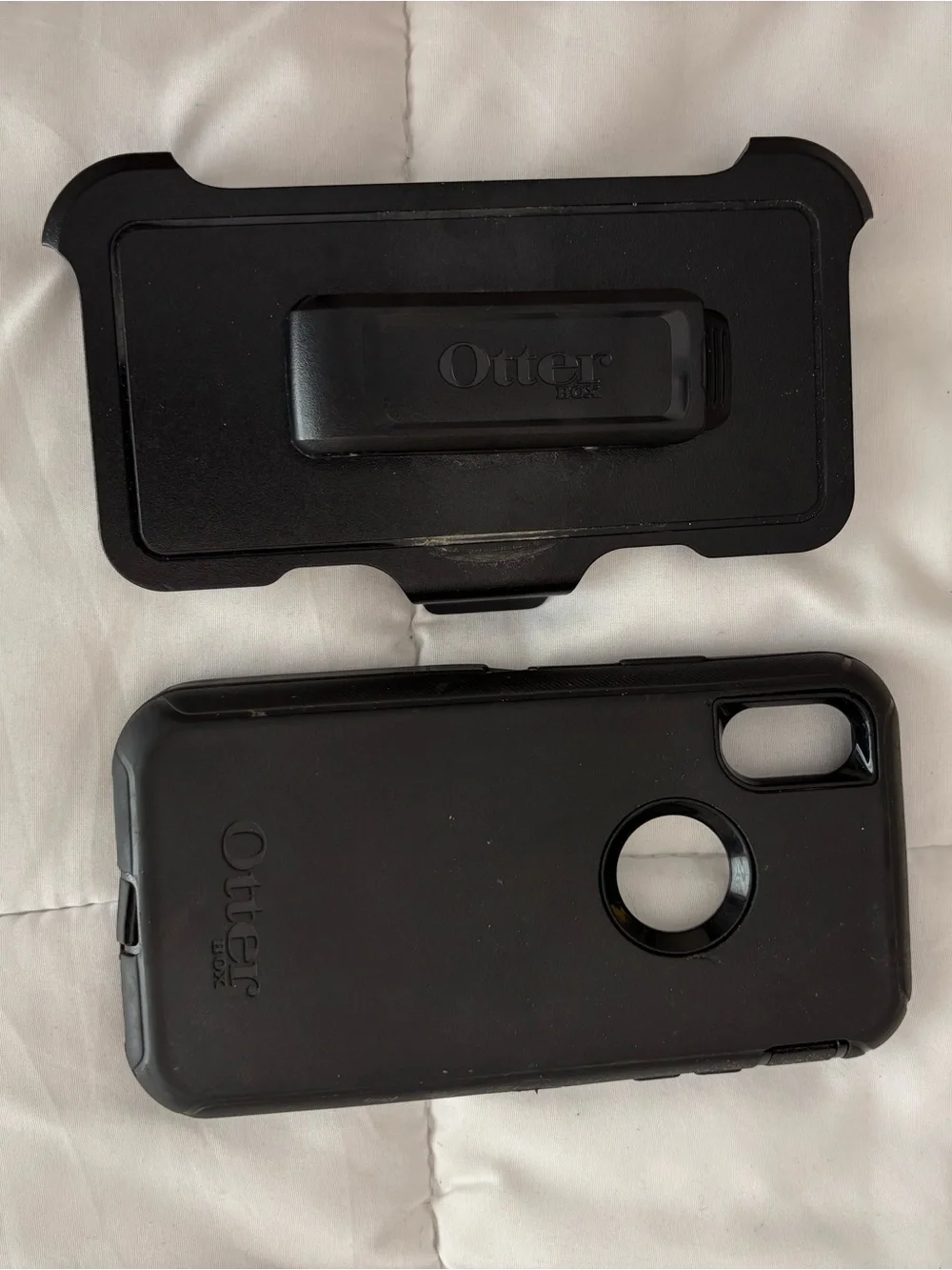 OtterBox Defender Series Rugged Protection Case for iPhone 11 - Black